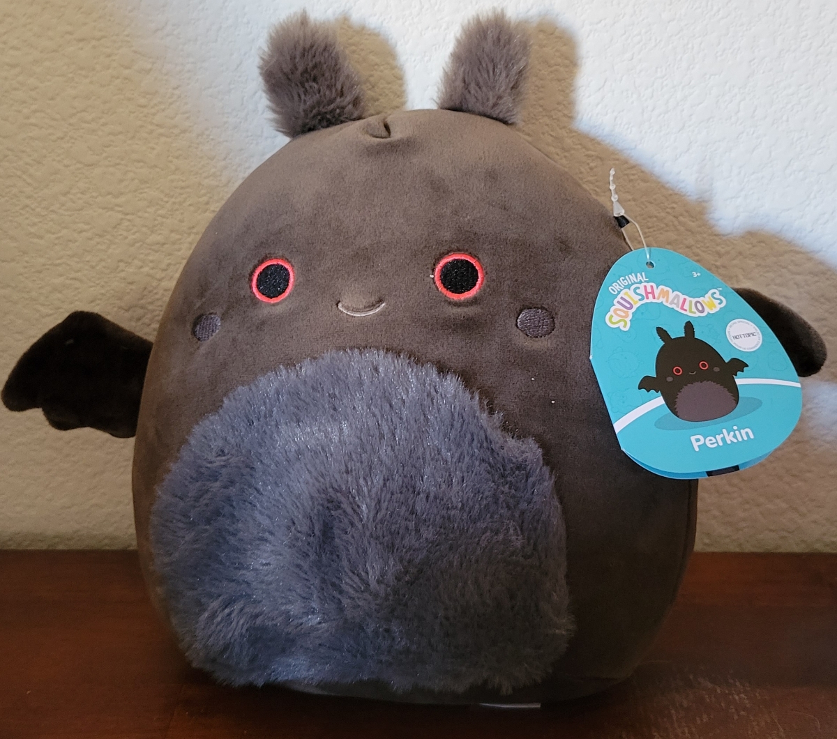 SQUISHMALLOW PERKIN THE MOTHMAN 8 HOT TOPIC EXCLUSIVE AUTHENTIC IN