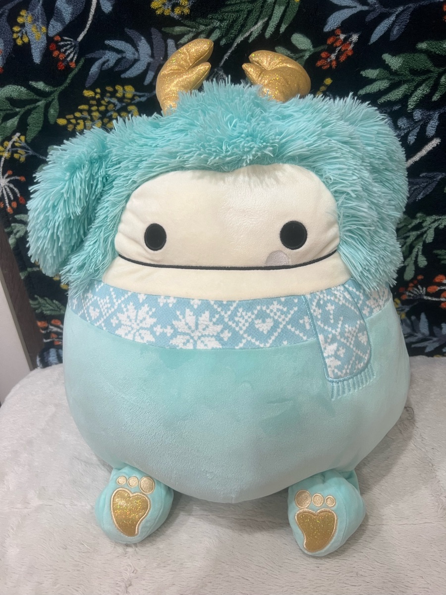 Squishmallow 12” Holiday Mint Green Joelle the Bigfoot w/ Scarf Canada hotsell Exclusive