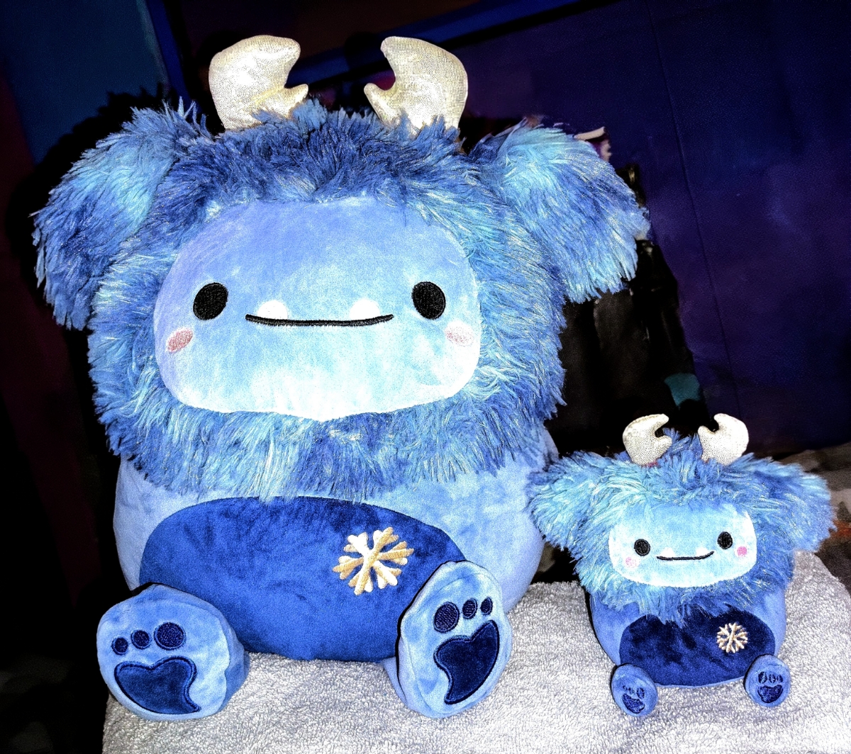 スノープル　ぬいぐるみ Dani (Snowflake, Antlers) the Bigfoot Squishmallows Holiday 2025